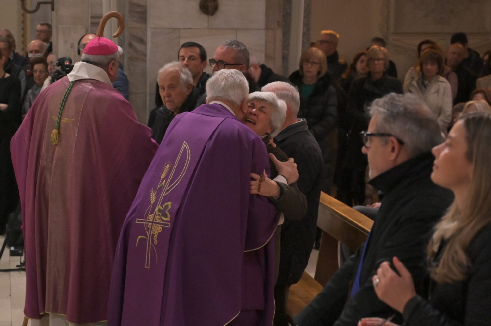 CASTELLANZA FUNERALI MIRELLA CERINI SINDACO DI CASTELLANZA CHIESA DI SAN GIULIO