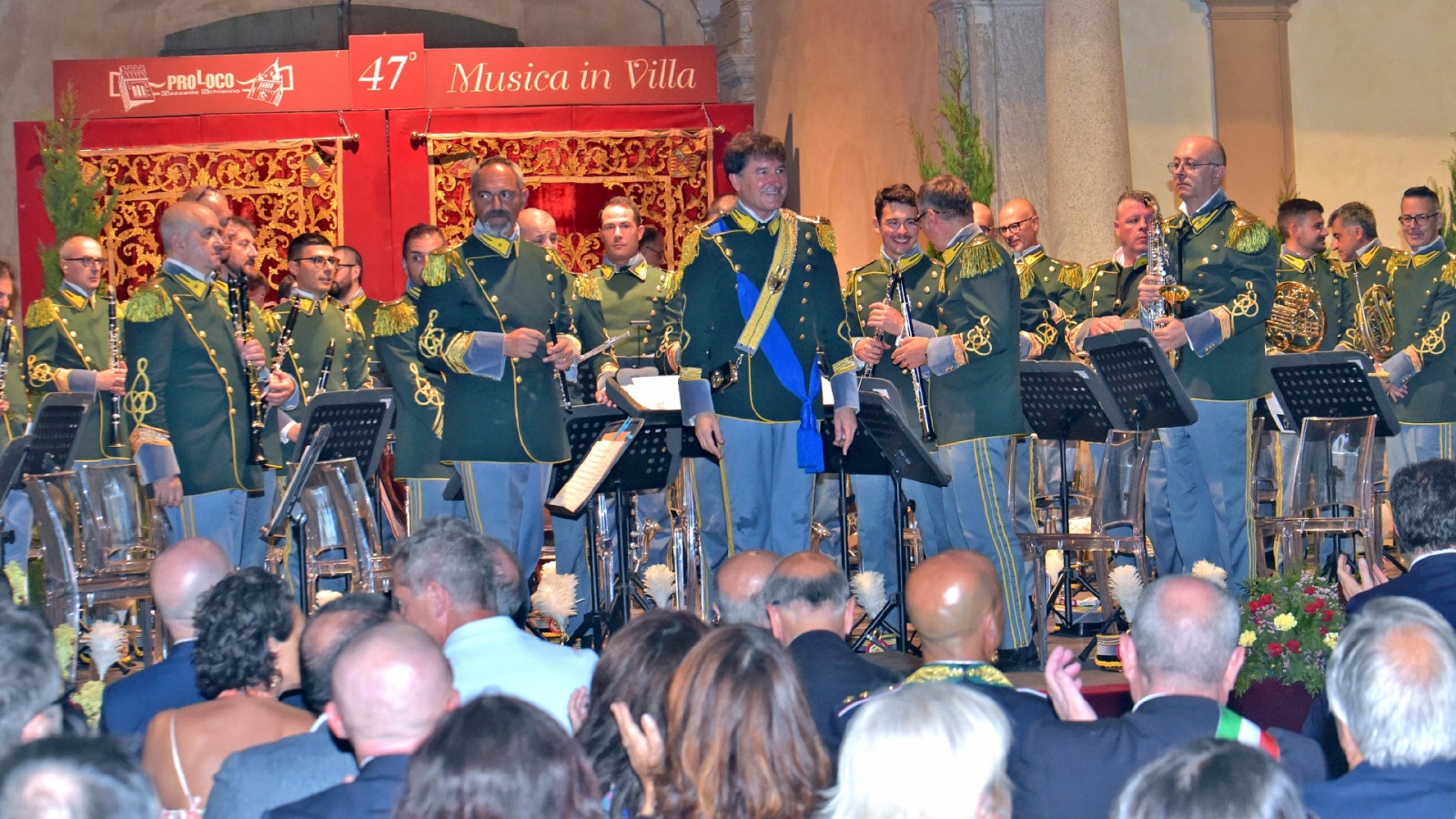 GAZZADA. CONCERTO BANDA MUSICALE GUARDIA DI FINANZA A VILLA CAGNOLA