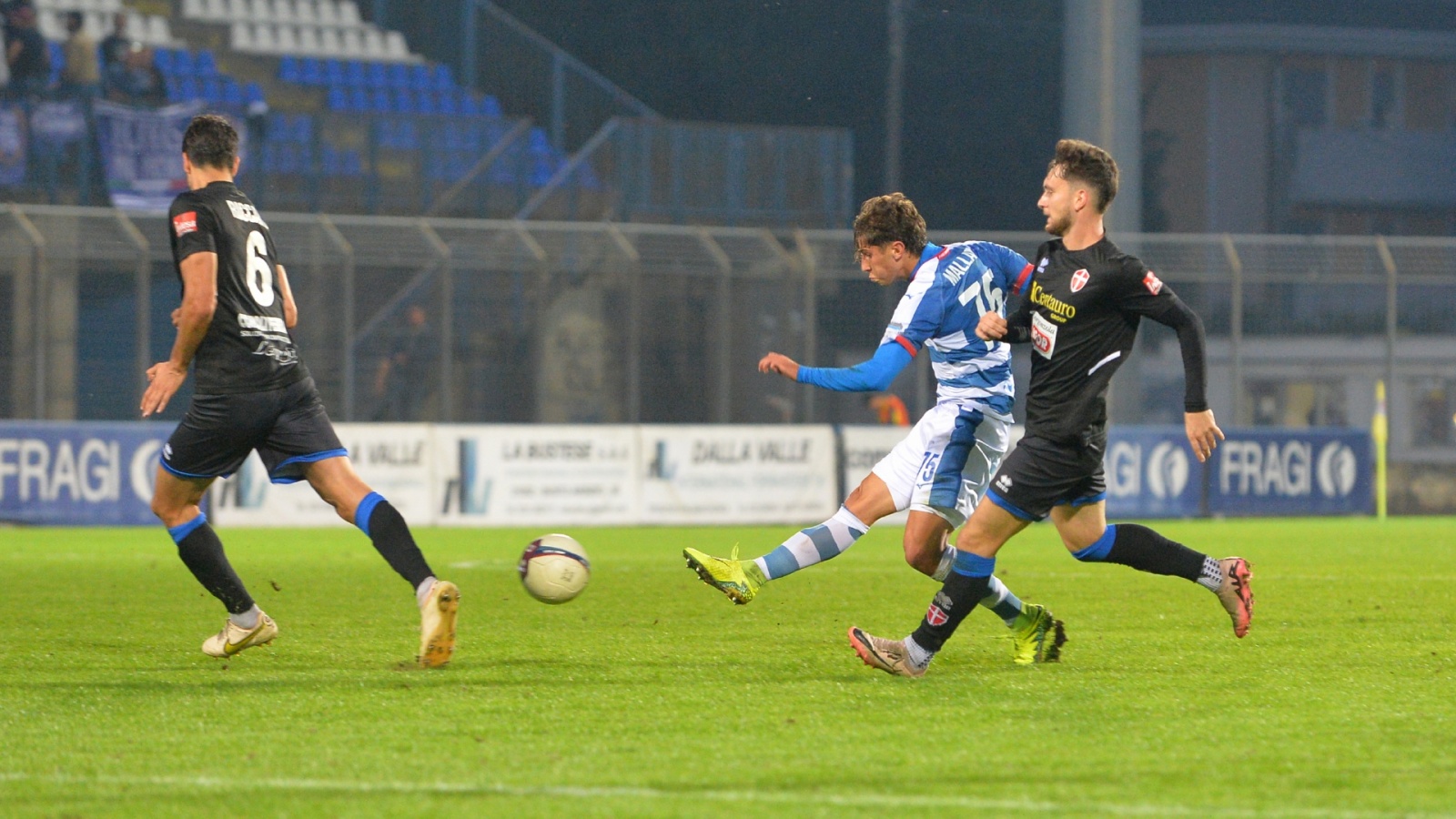 BUSTO ARSIZIO PRO PATRIA NOVARA CALCIO NELLA FOTO MALLAMO