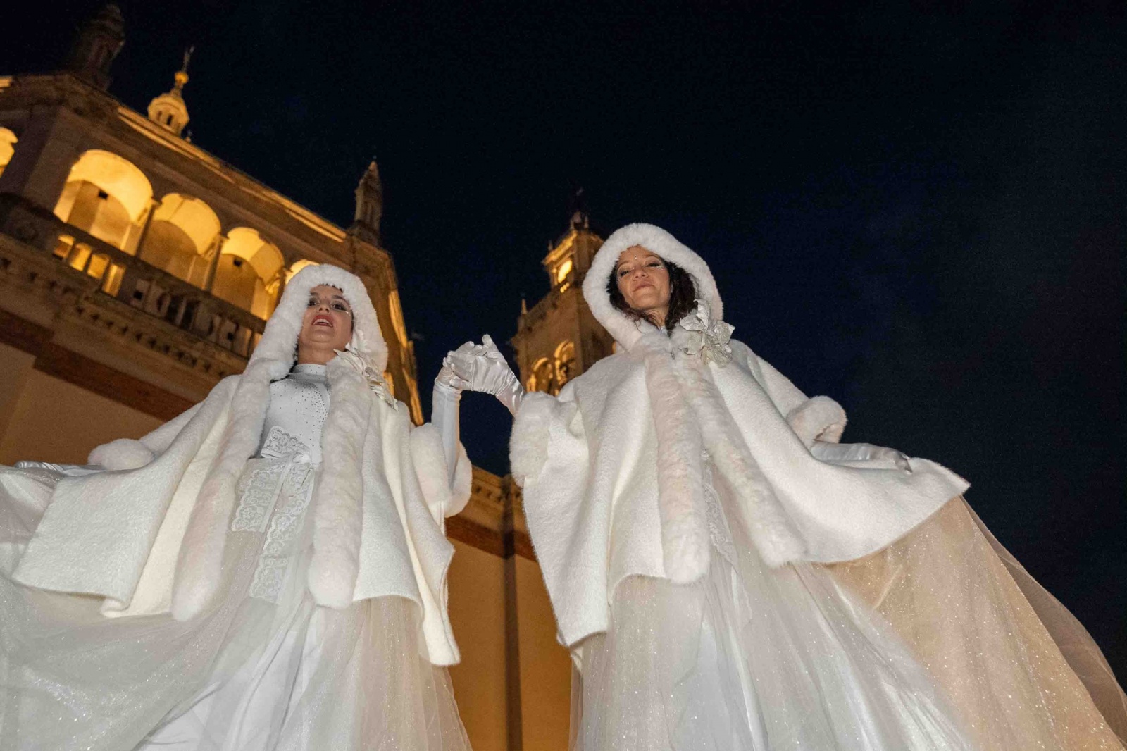 BUSTO ARSIZIO VIA CAVALLOTTI ACCENSIONE ALBERO DI NATALE SFILATA DI NATALE