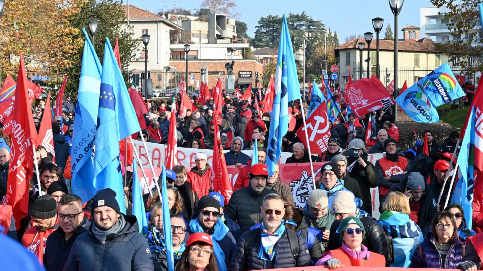 VARESE SCIOPERO GENERALE 29 NOVEMBRE PER CAMBIARE LA MANOVRA DI BILANCIO