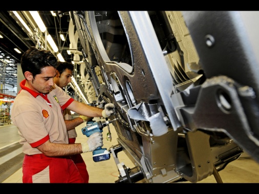Il Pmi manifatturiero italiano risale, si riducono le scorte