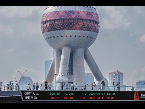 Borsa: Shanghai apre a -0,22%, Shenzhen a -0,31%