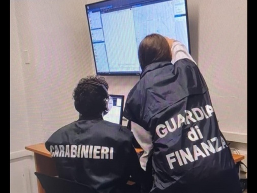 Professionisti per riciclare denaro sporco, arresti e sequestri