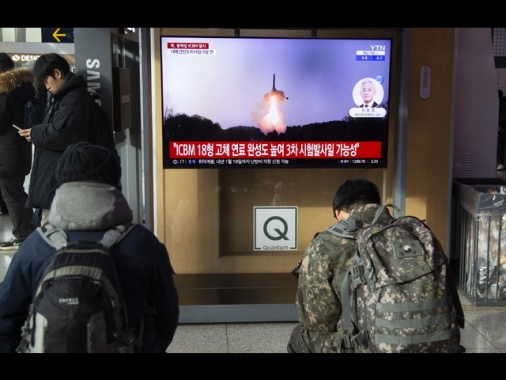 Seul, 'da Corea Nord missile balistico non identificato'