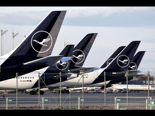 Lufthansa, nel 2023 l'utile vola a 1,7 miliardi (+112%)