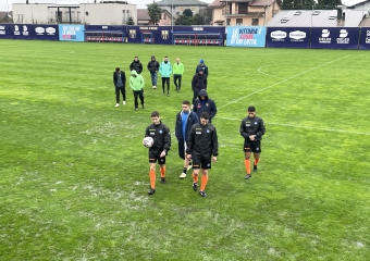 Calcio, Varese corsaro ad Alba. Varesina fermata dalla pioggia