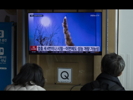 Nord Corea lancia missile balistico nel Mar del Giappone