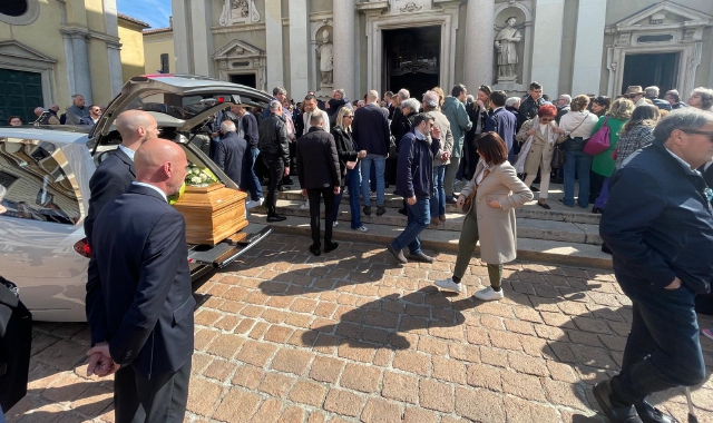 Questa mattina a Busto Arsizio il funerale dell’ex parlamentare della Dc, Paolo Caccia (foto Puricelli, Blitz)