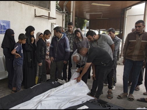 Cnn,'raid a Rafah,uccisi 8 membri di una famiglia,5 bimbi'