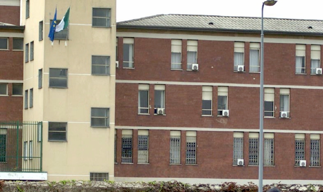 Maltrattamenti e torture nel carcere minorile: 13 agenti nei guai a Milano