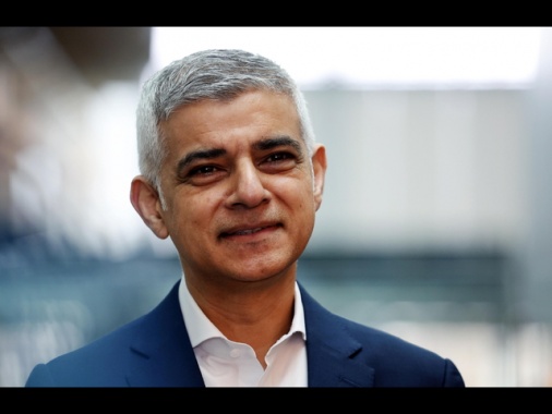 Il Labour vince anche a Londra, Khan confermato sindaco