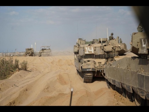 Fonti palestinesi, 'blindati verso Rafah da Kerem Shalom'