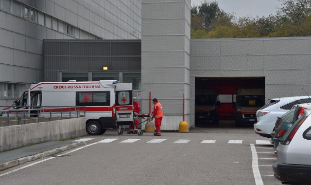 L’uomo è stato trasportato in codice rosso all’ospedale di Legnano