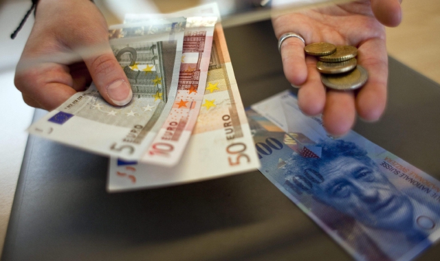 Impennata dell’euro: sfiora il pareggio col franco svizzero