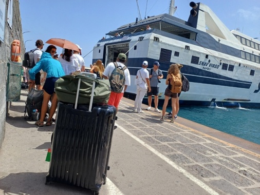 A Capri tornano l'acqua e i turisti, 'ma che danno di immagine'