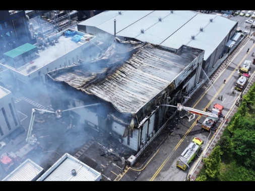 Incendio in fabbrica di batterie in Corea Sud, almeno 20 morti