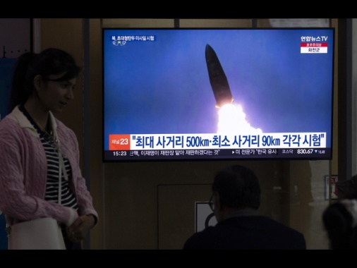 Corea Nord, 'test missile con supertestata'. Seul, 'è fallito'