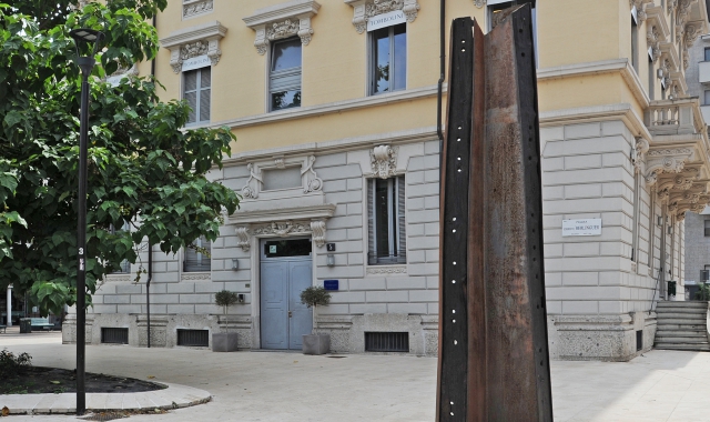 «Obelisco» di Maria Cristina Carlini (Foto Archivio)