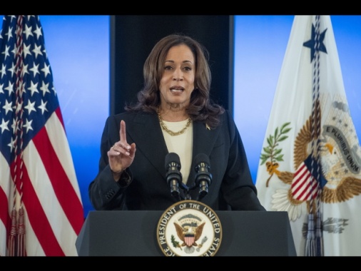 Media, 'Kamala Harris prima scelta per sostituire Biden'