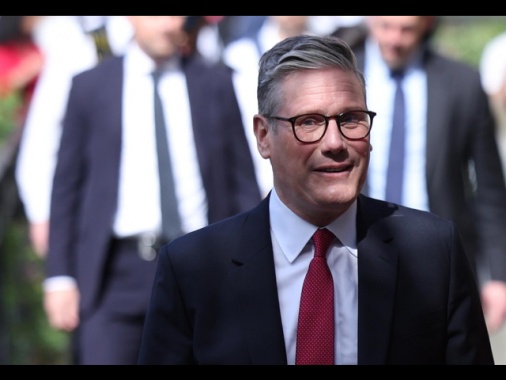 Gb: Starmer confermato deputato, 'Paese vuole cambiamento'