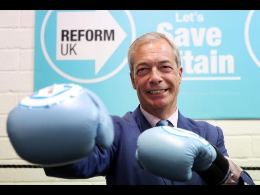 Voto Gb, Farage eletto deputato per la prima volta