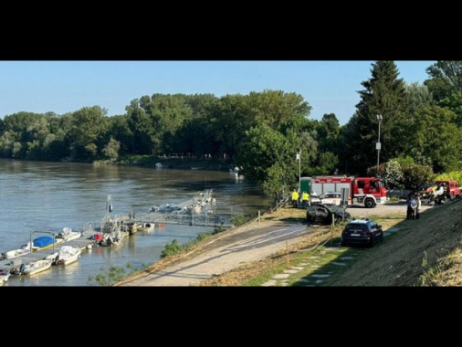 Auto nel Po, si ipotizza femminicidio e suicidio