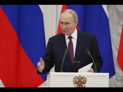 Putin si congratula con Pezeshkian, rafforzare i legami