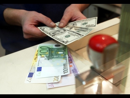 L'euro è in lieve rialzo, a 1,0817 dollari