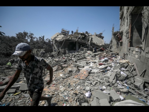 Autorità Striscia, trovati 60 corpi fra le macerie a Gaza