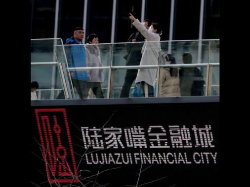 Borsa: Shanghai apre a -0,11%, Shenzhen a -0,35%