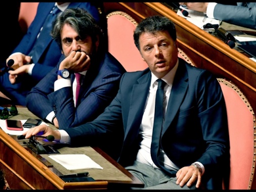 Open: pm, 'a Consulta conflitto poteri su chat Renzi'