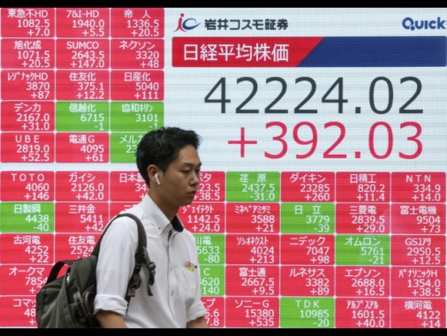 Borsa: l'Asia segue onda Wall Street, Cina arranca con il pil