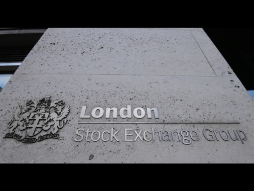 Borsa: l'Europa parte in leggero aumento, Londra +0,8%