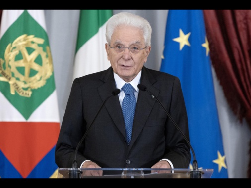 Parigi: Mattarella al Villaggio canta l'inno con gli azzurri