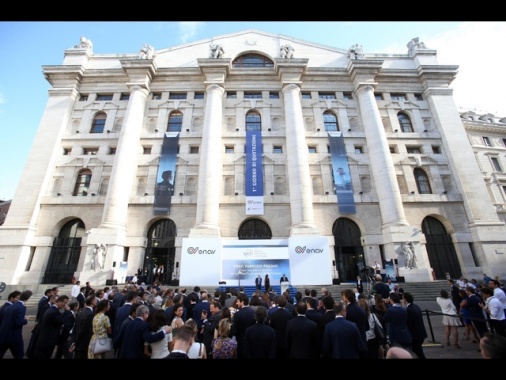 Borsa: Milano positiva (+0,68%), brillano Stm, Leonardo ed Eni