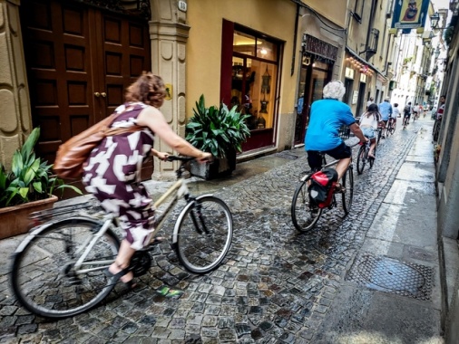 Cna, ad agosto grazie agli stranieri 6,5 miliardi giro d'affari