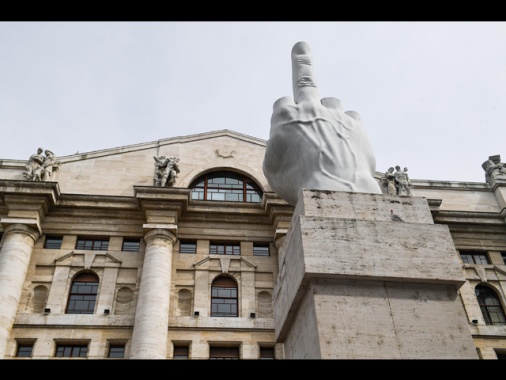 Borsa: Milano apre in rialzo (+0,37%)