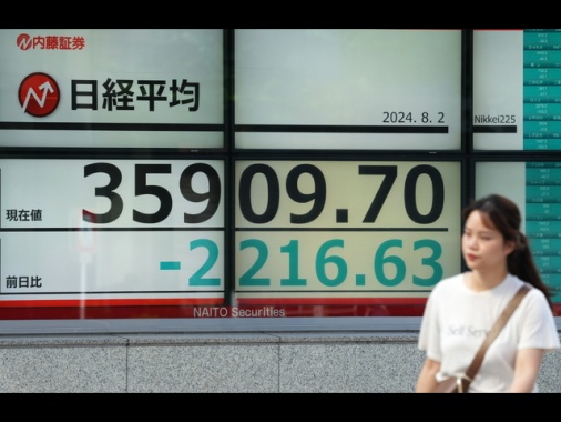 Borsa: l'Asia crolla, Tokio perde il 10%, tiene la Cina