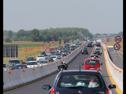 Incidente A4, coinvolte molte auto, una decina di feriti