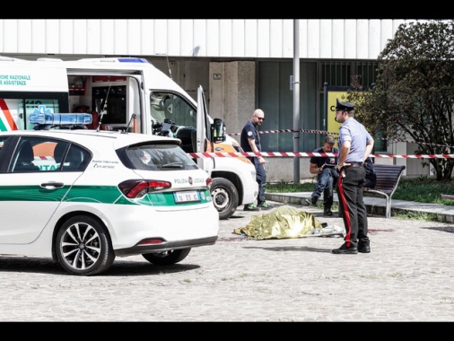 Spara alla moglie e si uccide, morta anche la donna