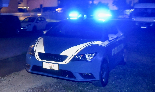 Sul posto è intervenuta una volante della polizia (foto Archivio)