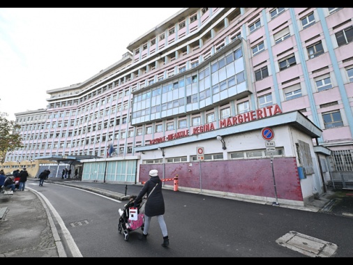 Bambino morto schiacciato da un trattore nel Torinese