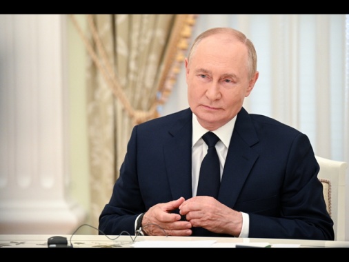 Putin, 'tentato attacco ucraino a centrale nucleare Kursk'