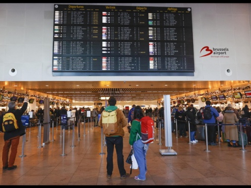 Falso allarme bomba all'aeroporto di Bruxelles