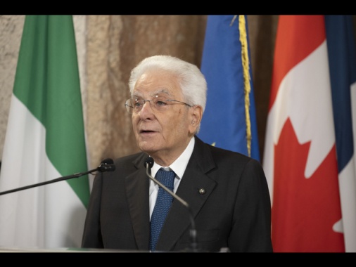 Mattarella, 'abbattere debito necessità ineludibile'