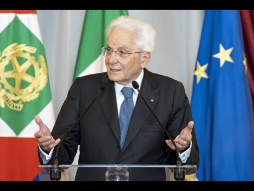 Mattarella, non si era e non si è stranieri a casa propria