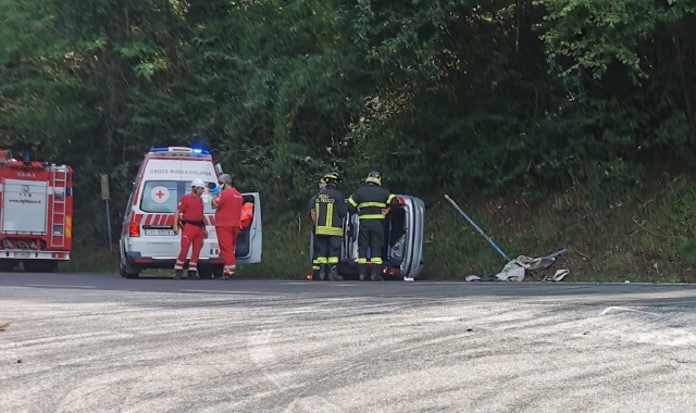 Scontro fra auto, paura a Orino