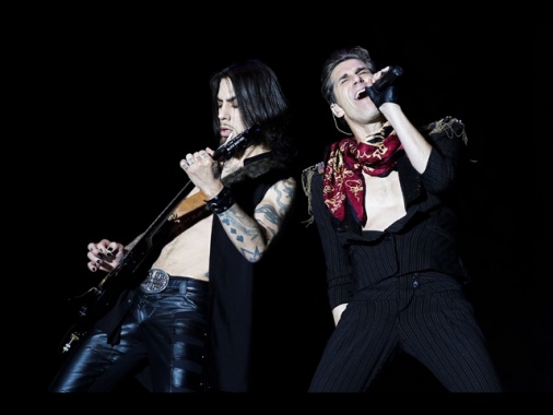 Jane's Addiction annullano tour dopo rissa tra Farrell e Navarro