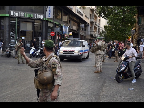 Esplodono walkie talkie in roccaforte Hezbollah a Beirut